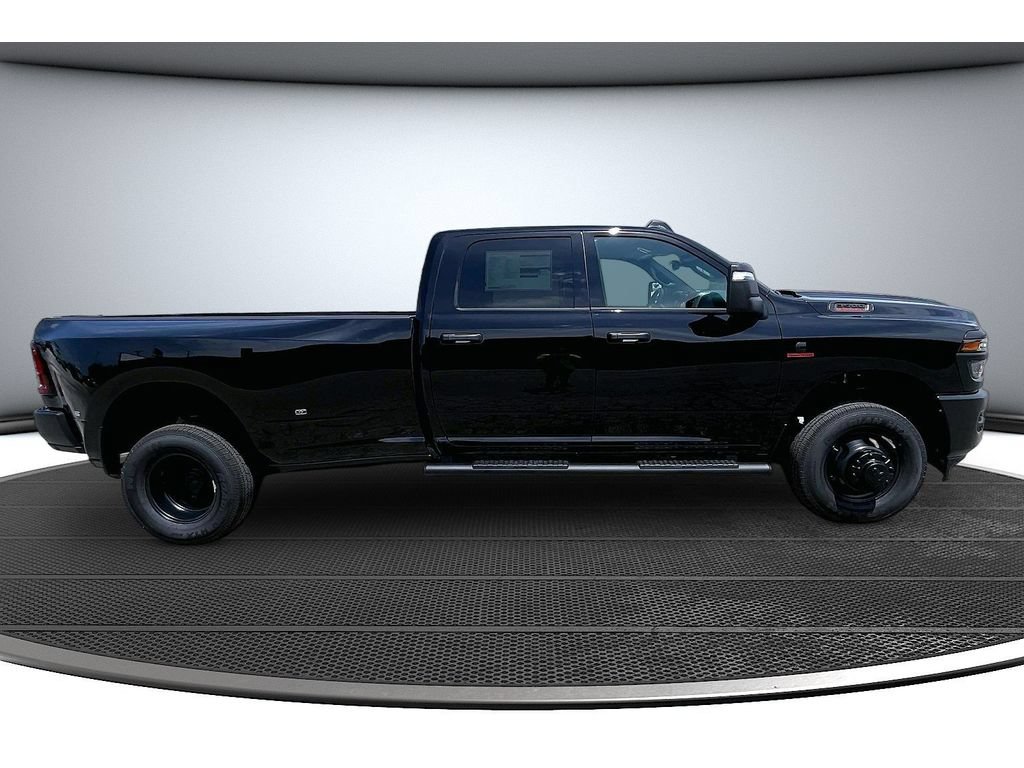 New 2026 RAM 3500 Tradesman AWD/4WD image 17
