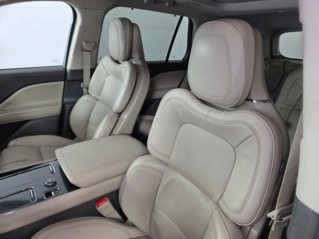 Used 2024 Lincoln Aviator Reserve w/ Equipment Group 201A image 10