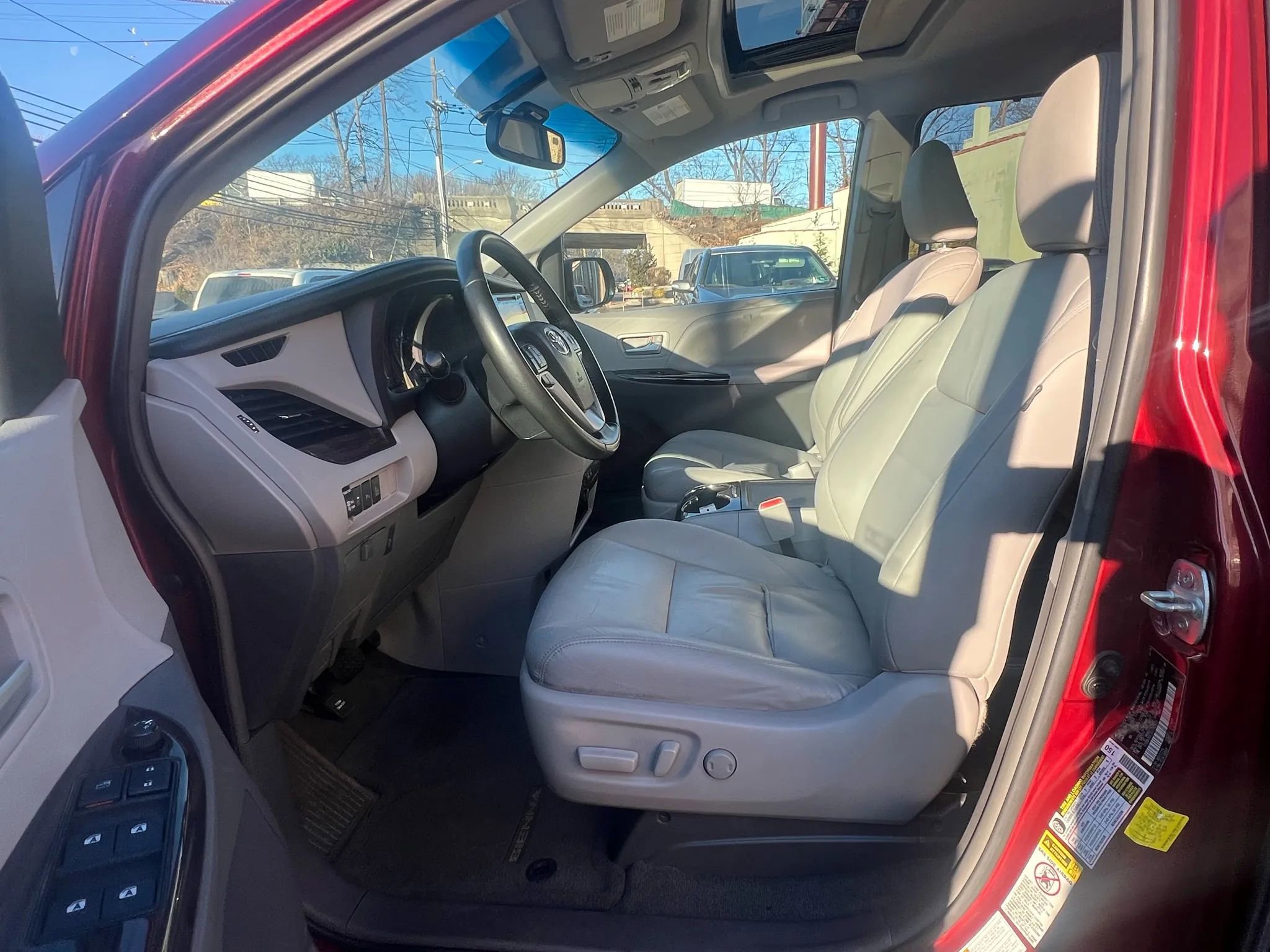 Used 2016 Toyota Sienna XLE w/ XLE Navigation Package AWD/4WD image 28