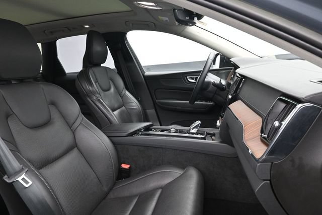 Used 2023 Volvo XC60 B5 Ultimate w/ Climate Package FWD image 35