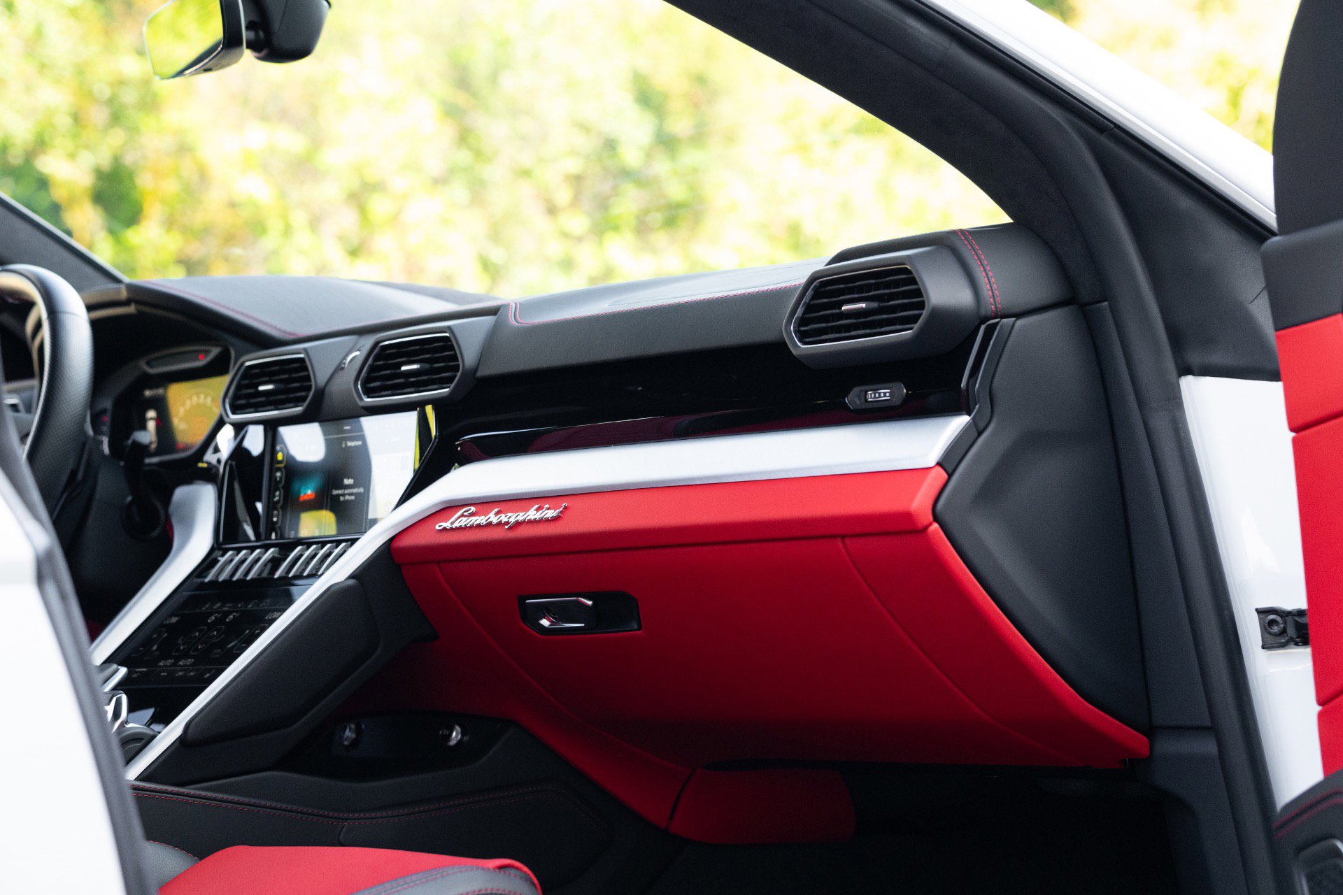 Used 2022 Lamborghini Urus AWD/4WD image 70