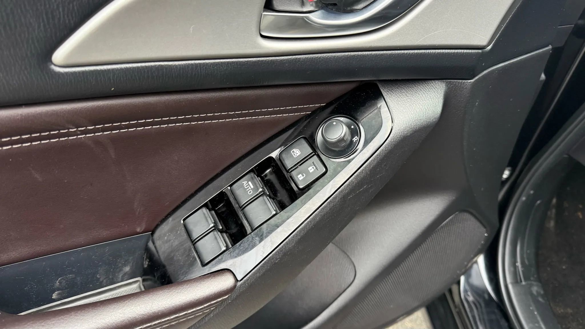 Used 2017 MAZDA MAZDA3 Touring image 18