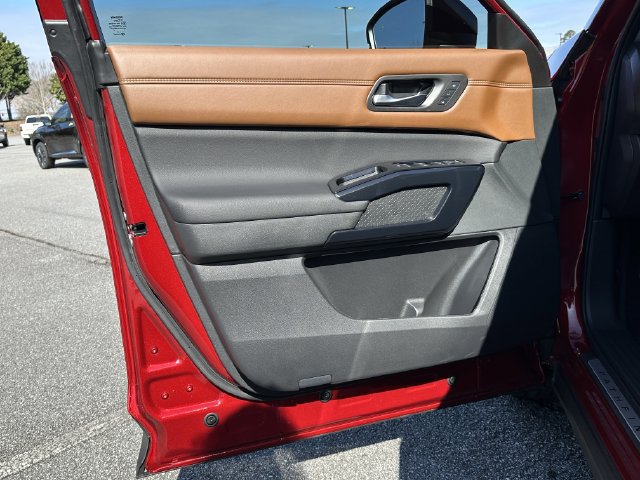 New 2026 Nissan Pathfinder Platinum AWD/4WD image 12