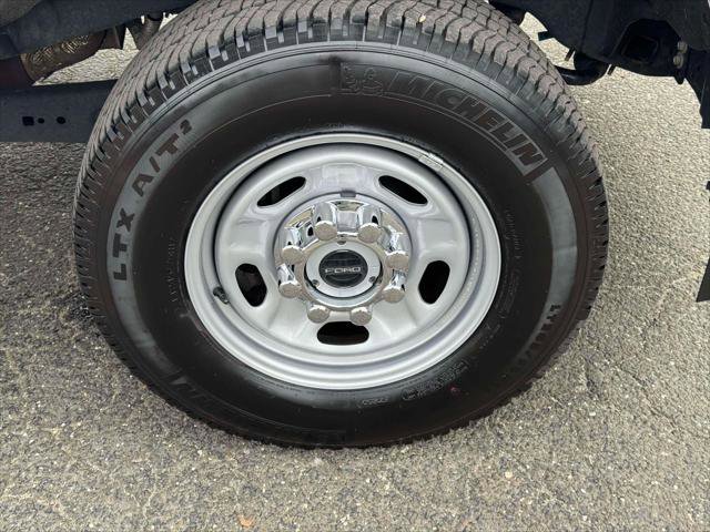 Used 2024 Ford F350 XL w/ Snow Plow Prep Package image 9