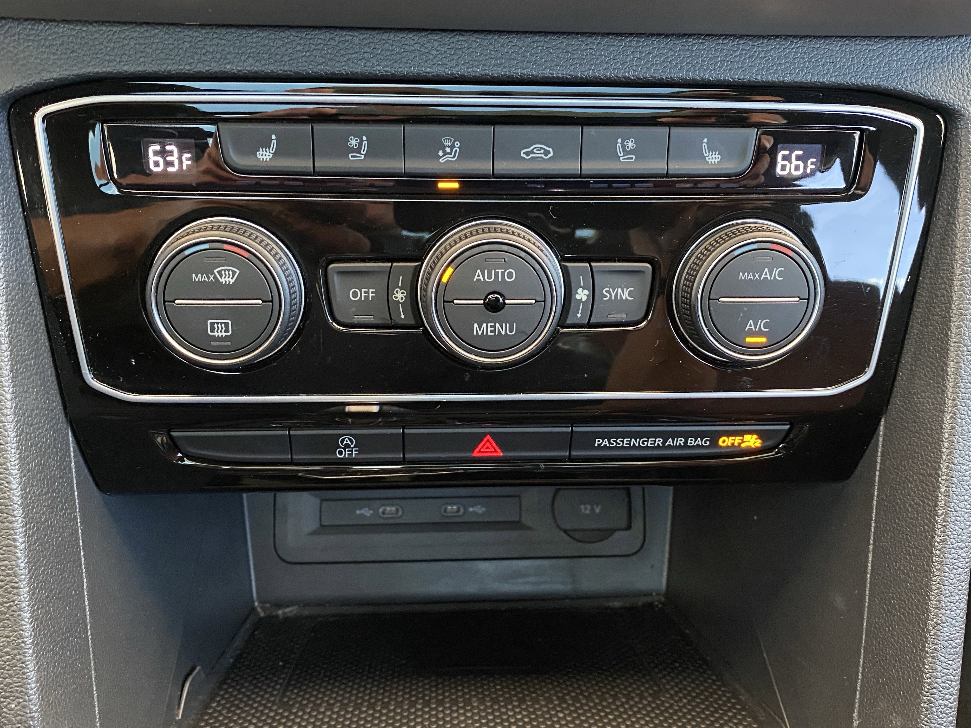 Used 2023 Volkswagen Atlas Cross Sport SEL Premium R-Line image 31