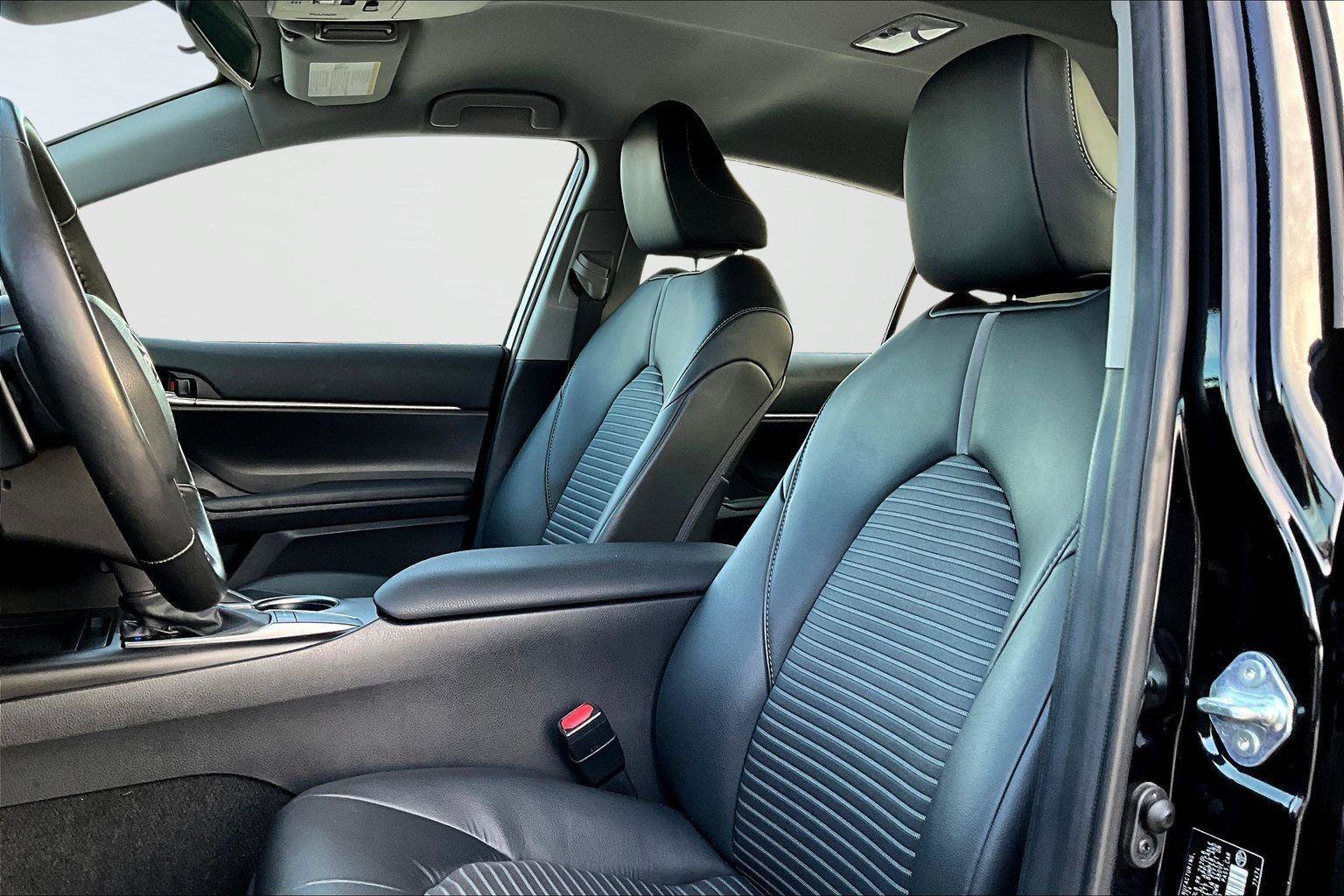 Used 2024 Toyota Camry SE image 14