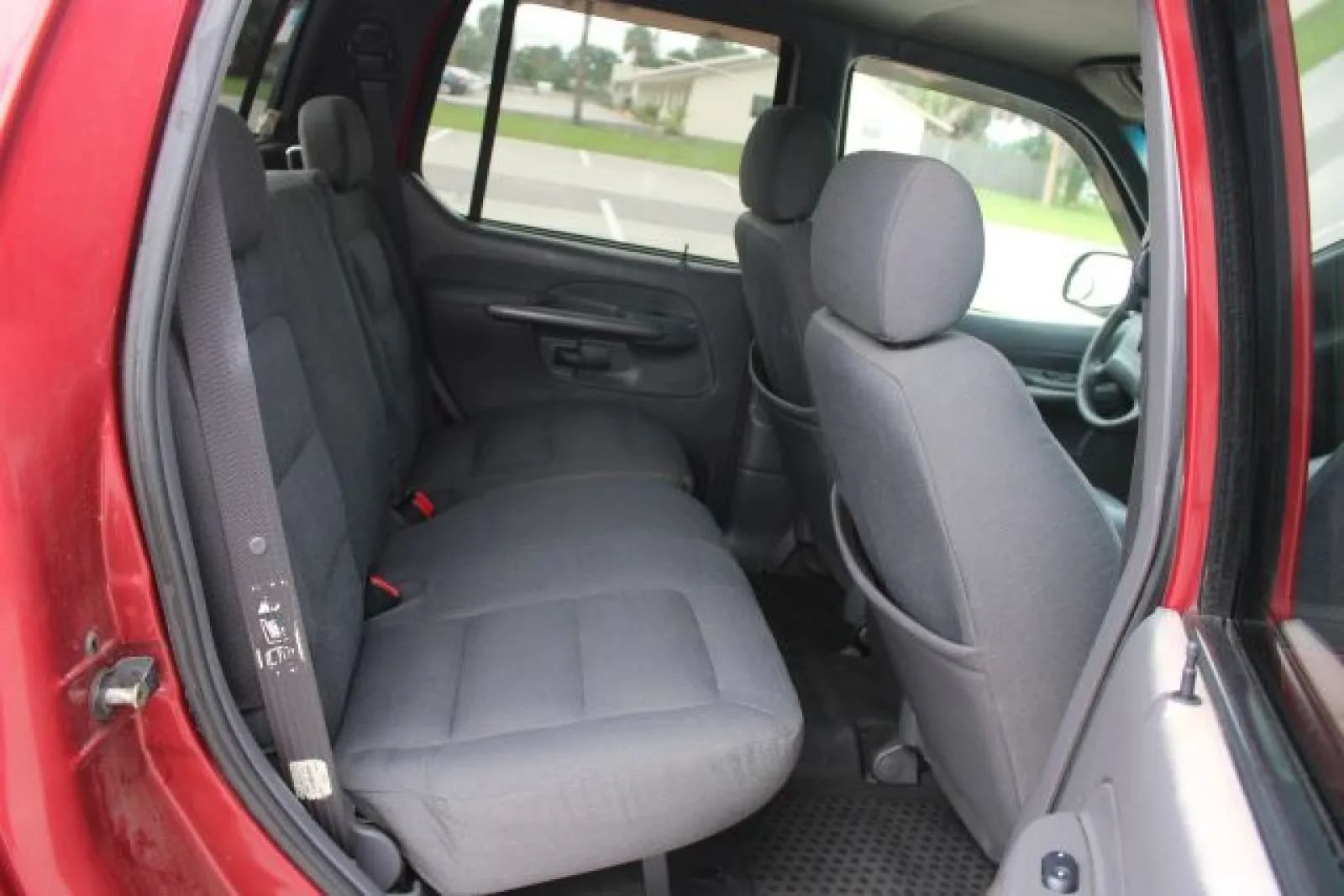Used 2001 Ford Explorer Sport Trac 4x4 image 24