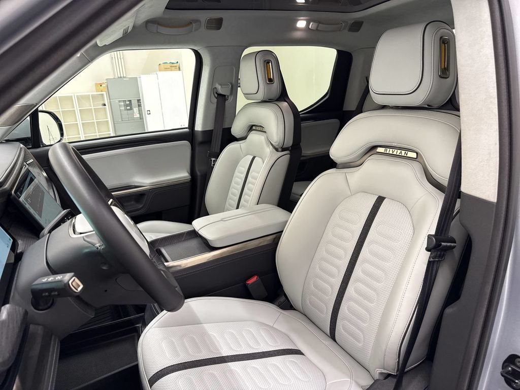 Used 2024 Rivian R1T Adventure AWD/4WD image 12
