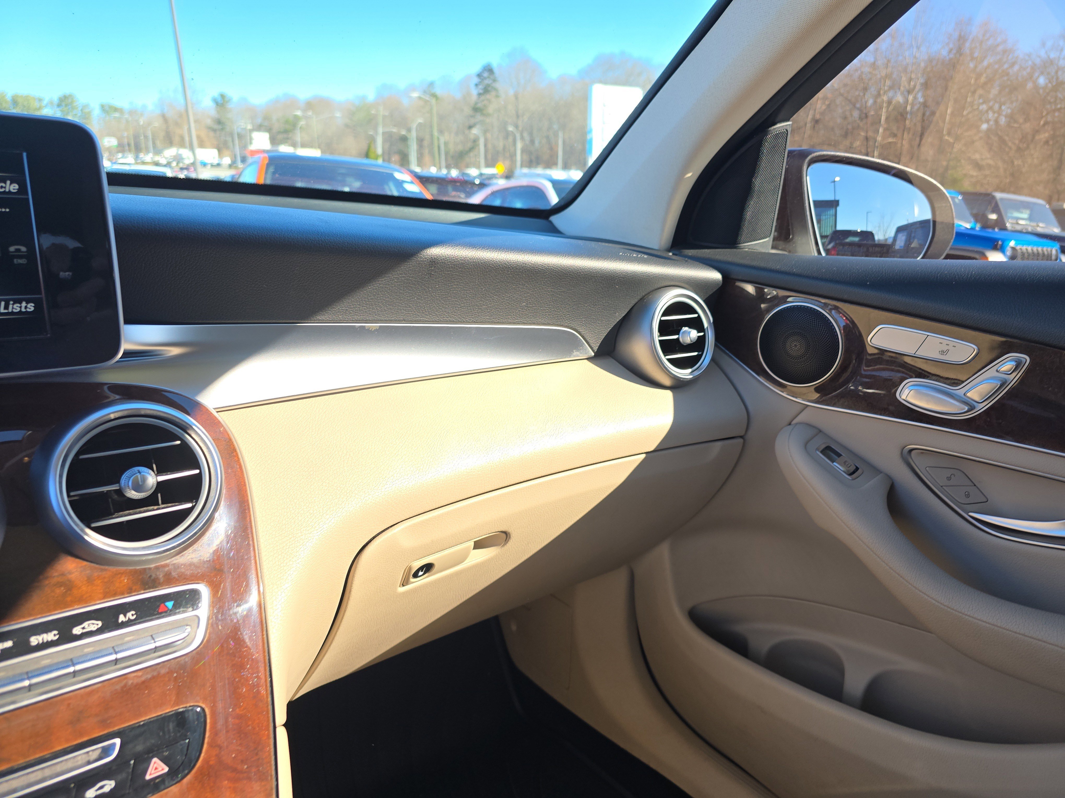 Used 2018 Mercedes-Benz GLC 300 image 27