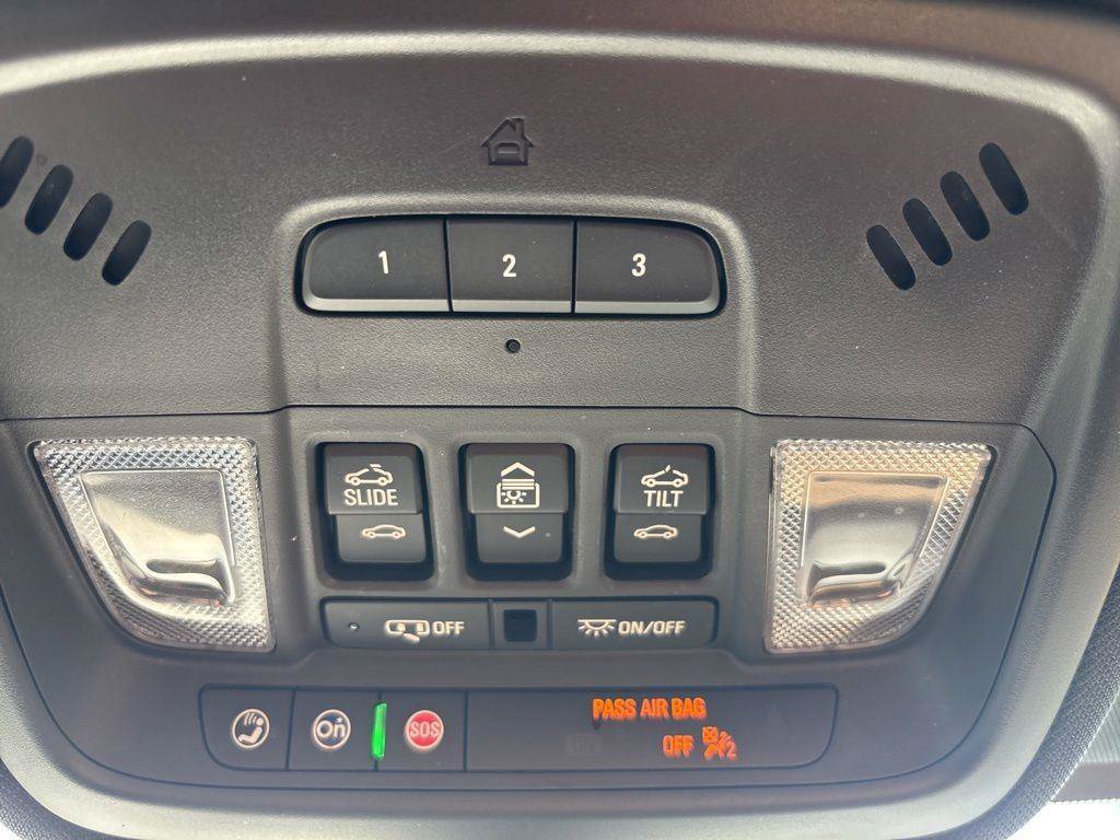 Used 2023 Chevrolet Traverse Premier AWD/4WD image 37