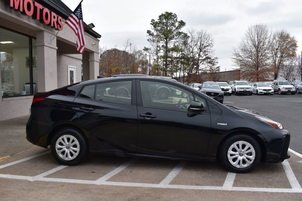 Used 2022 Toyota Prius LE image 6