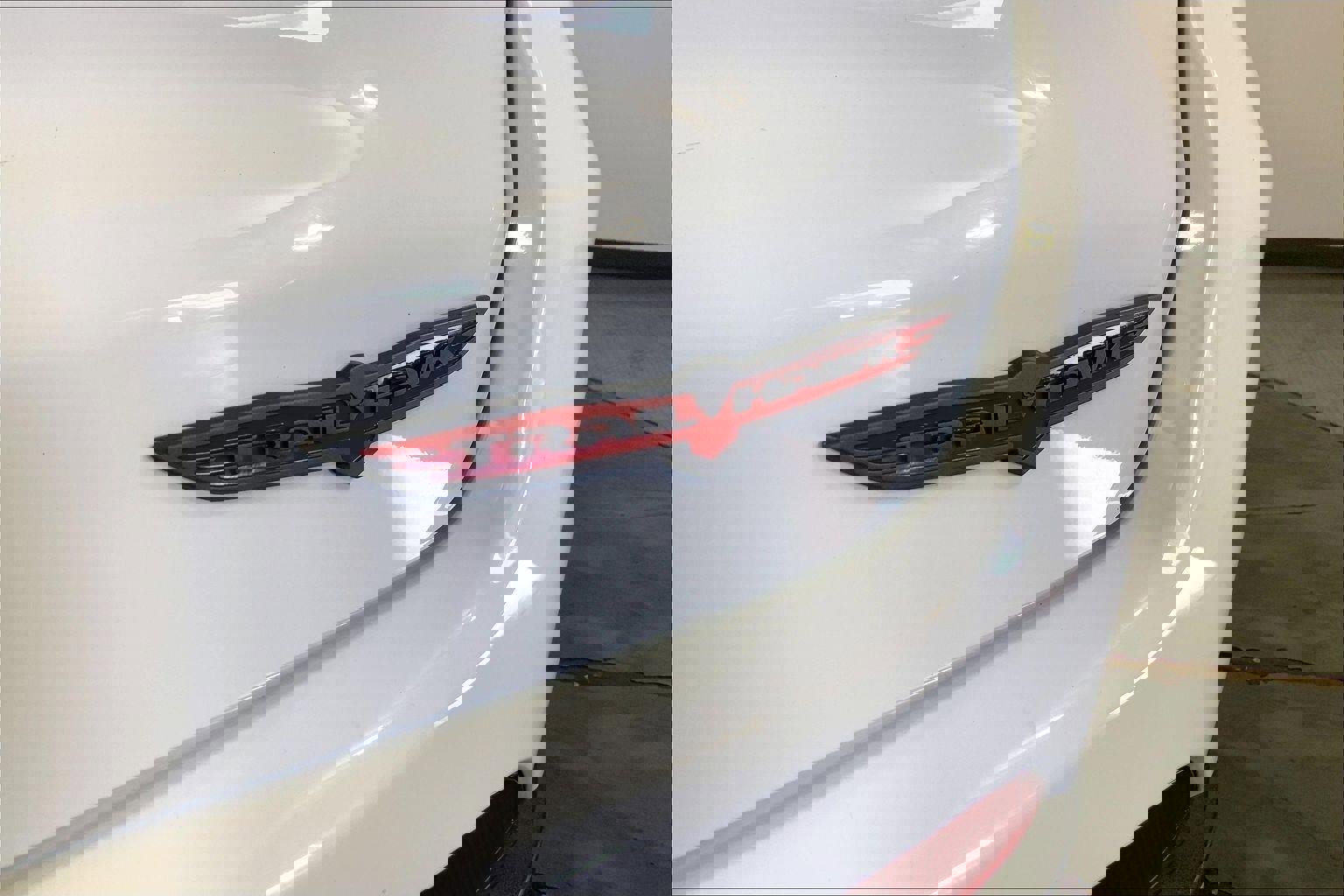 Used 2024 Jeep Compass Trailhawk image 8