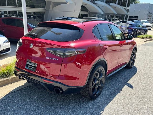 Used 2024 Alfa Romeo Stelvio AWD image 4
