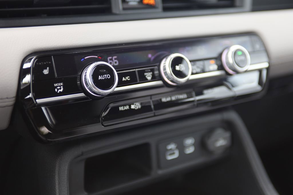 Used 2025 Honda Pilot EX-L image 25
