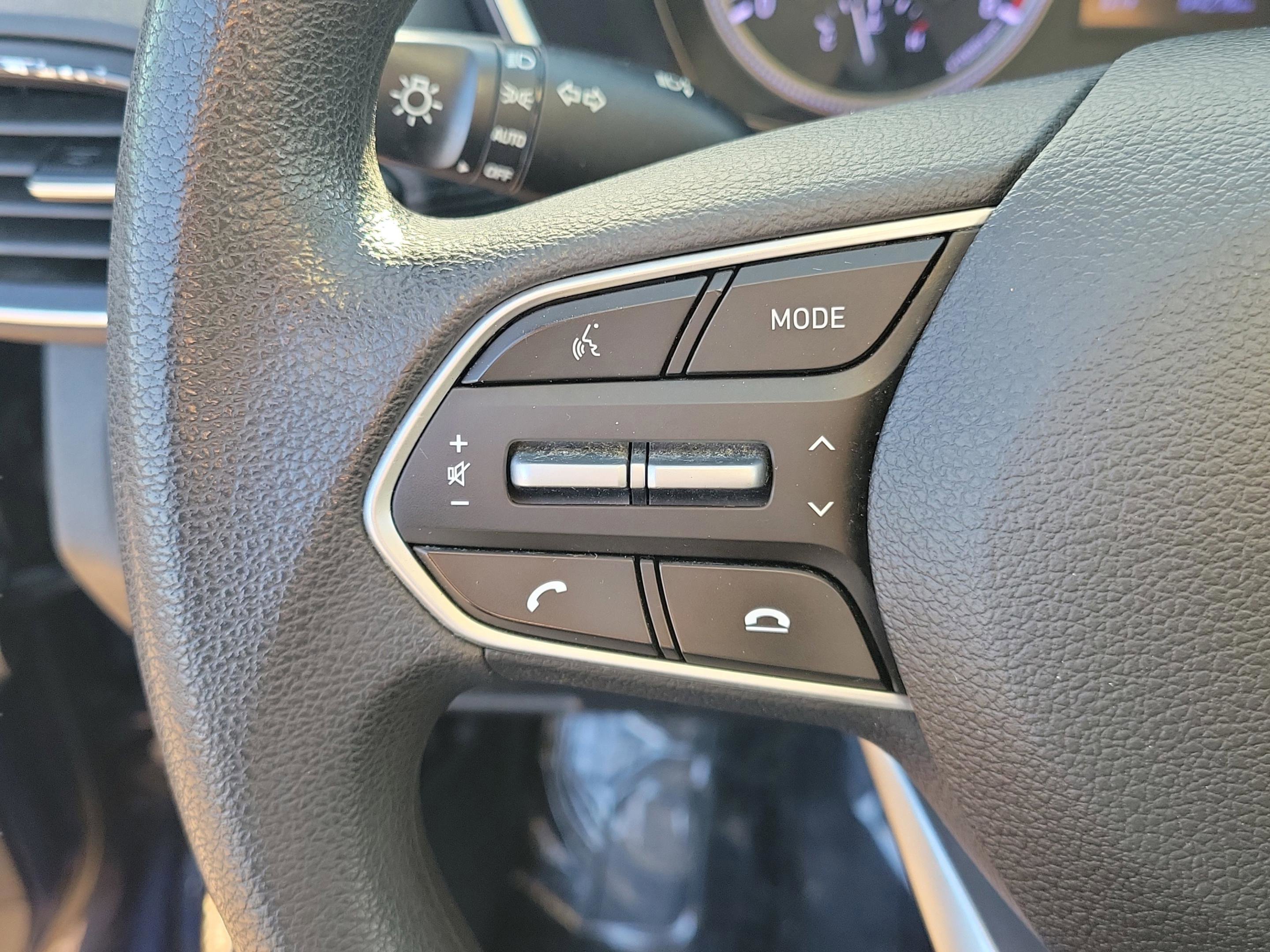 Used 2019 Hyundai Santa Fe SE image 25