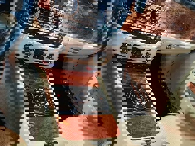 Used 2011 Rolls-Royce Ghost image 21