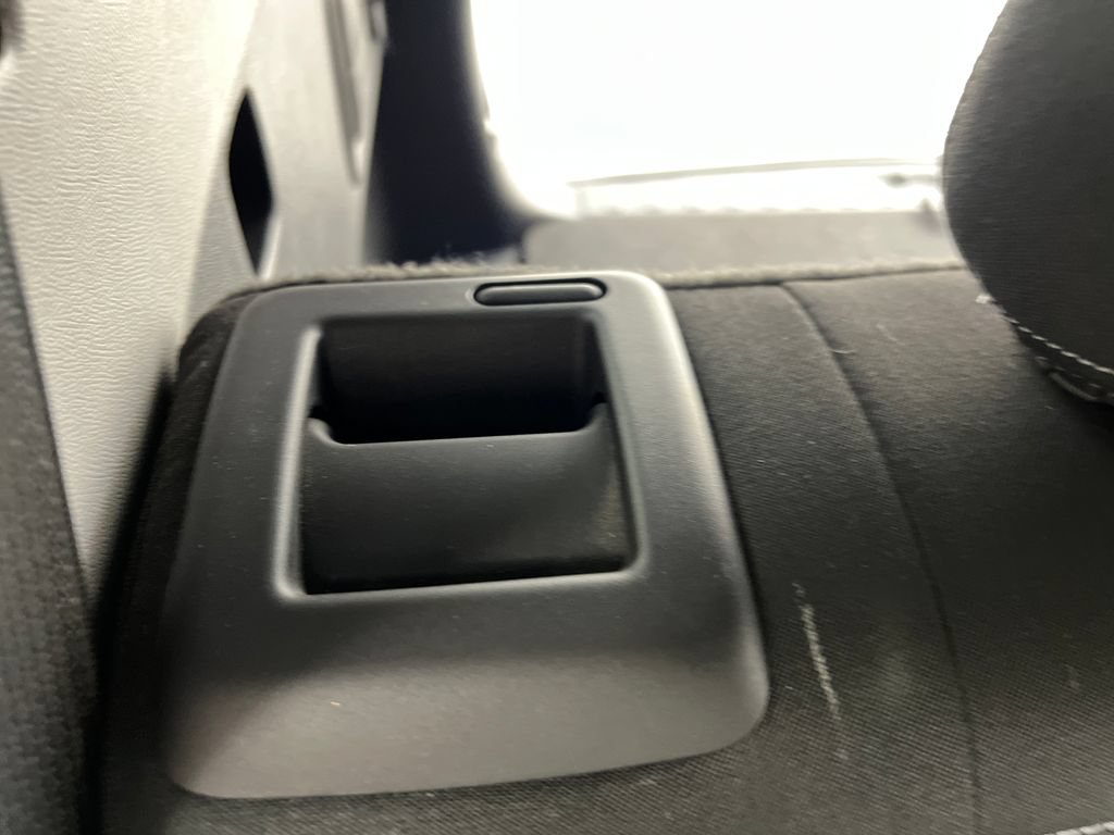Used 2024 GMC Terrain SLE AWD/4WD image 23