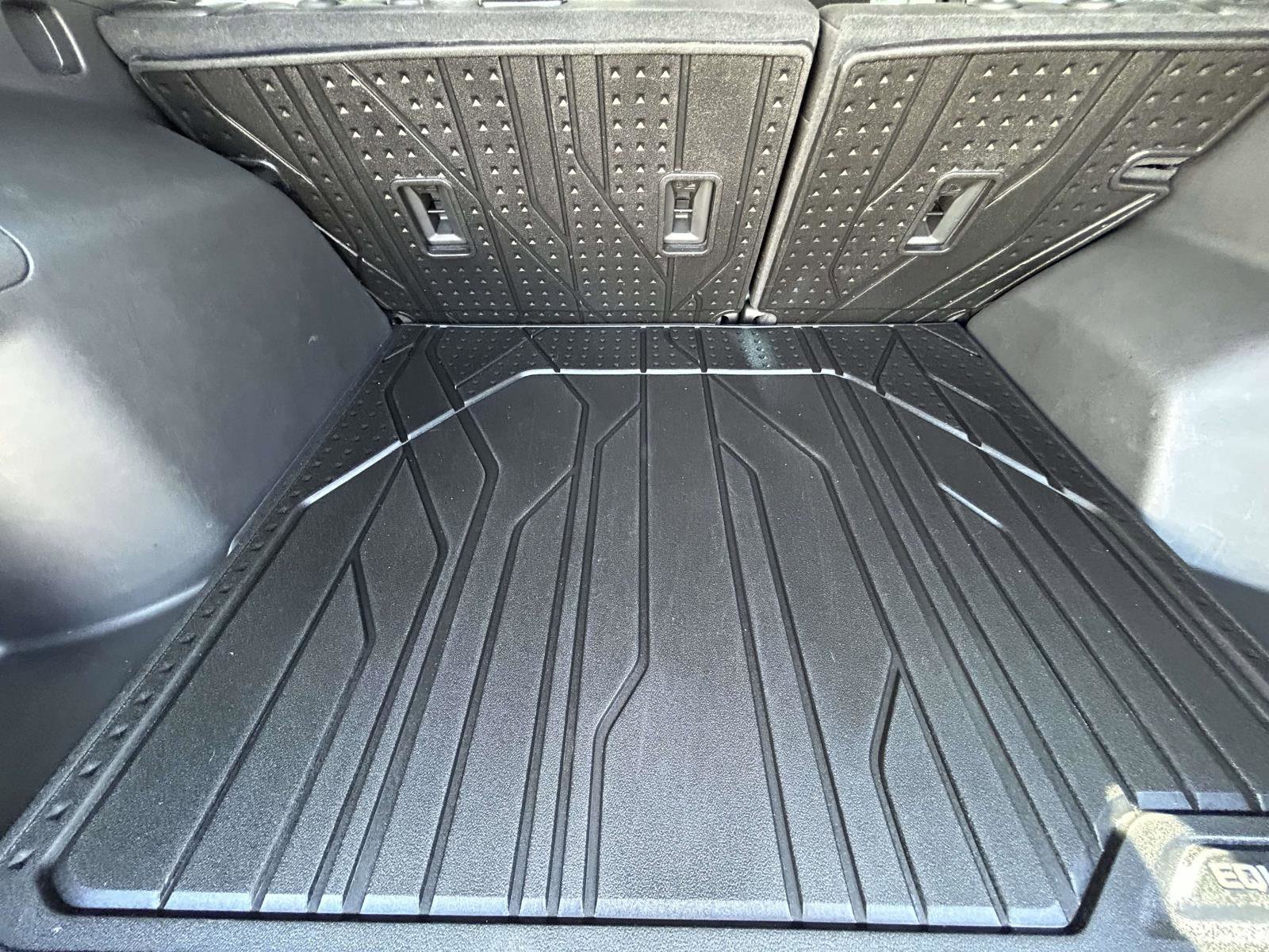 Used 2024 Chevrolet Equinox LT w/ LPO, Floor Liner Package FWD image 16