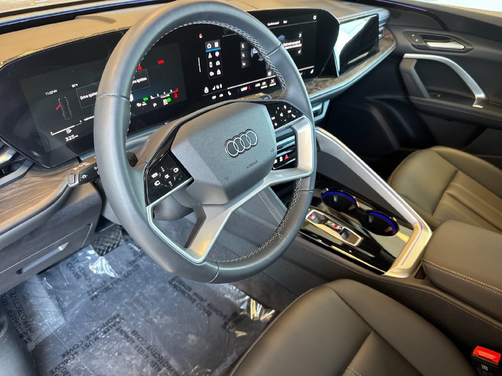 Used 2025 Audi Q5 Premium w/ 19" Wheel Package AWD/4WD image 13