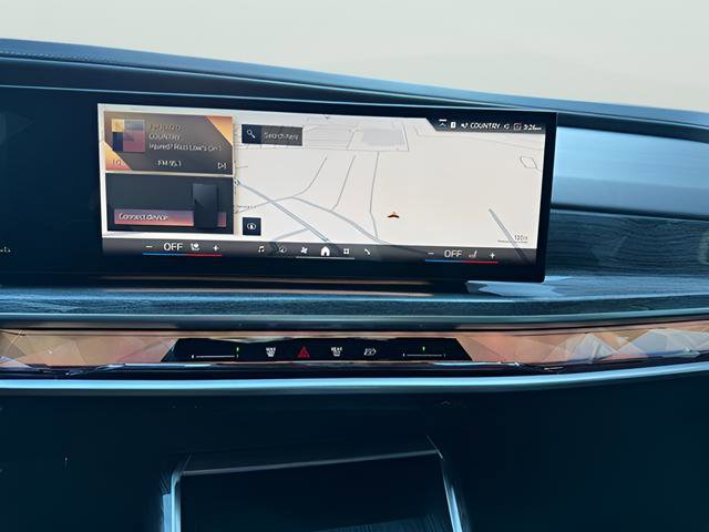 Used 2024 BMW 760i xDrive w/ Premium Package 2 image 21