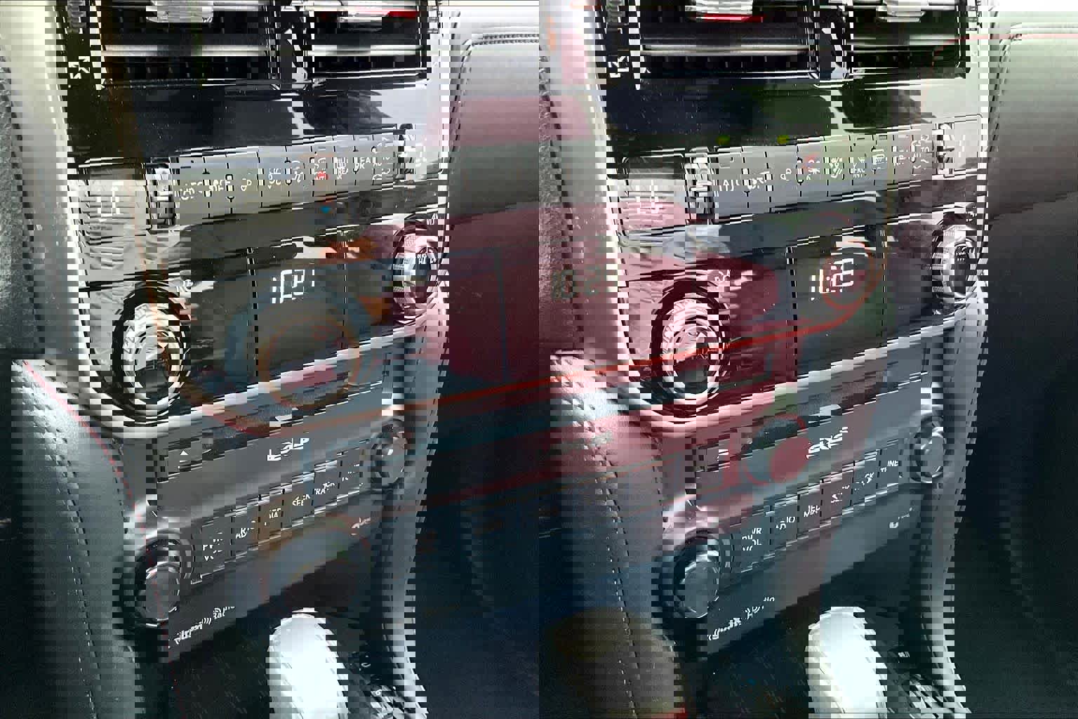 Used 2023 Lexus GX 460 Premium w/ Premium Package image 35