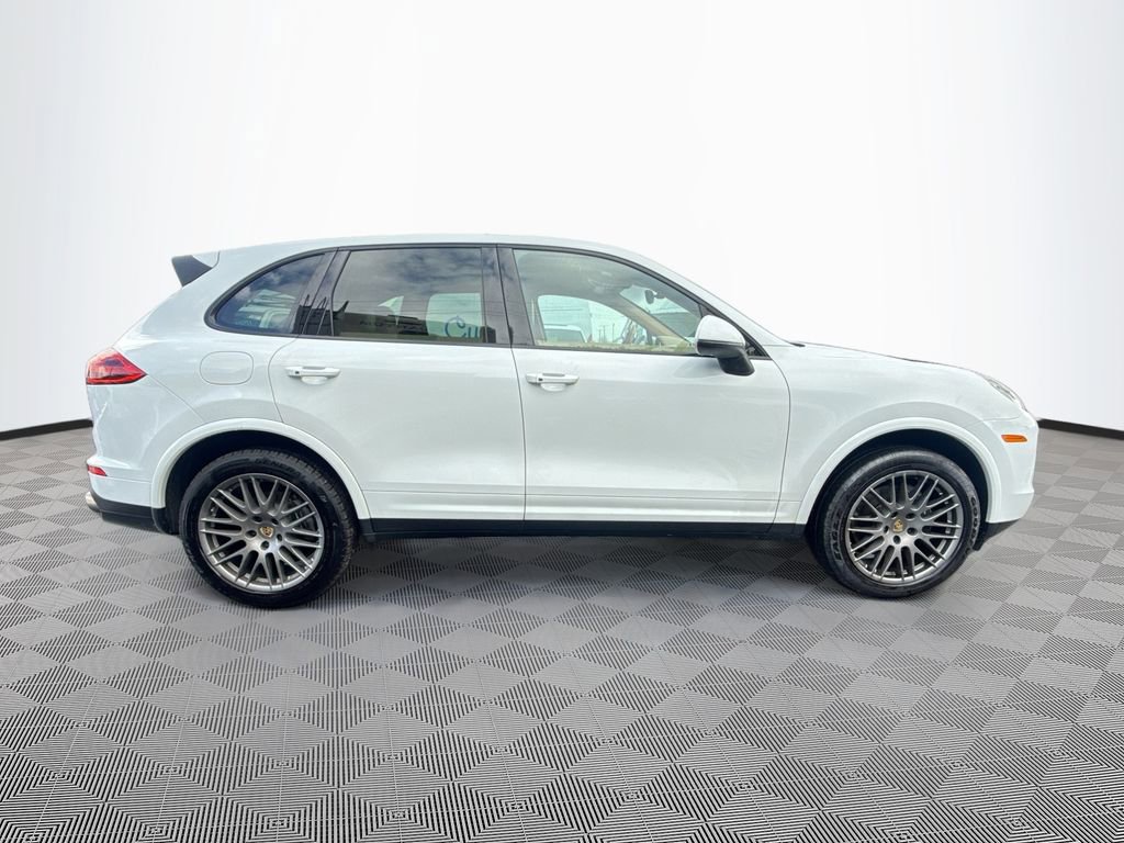 Used 2017 Porsche Cayenne AWD/4WD image 5
