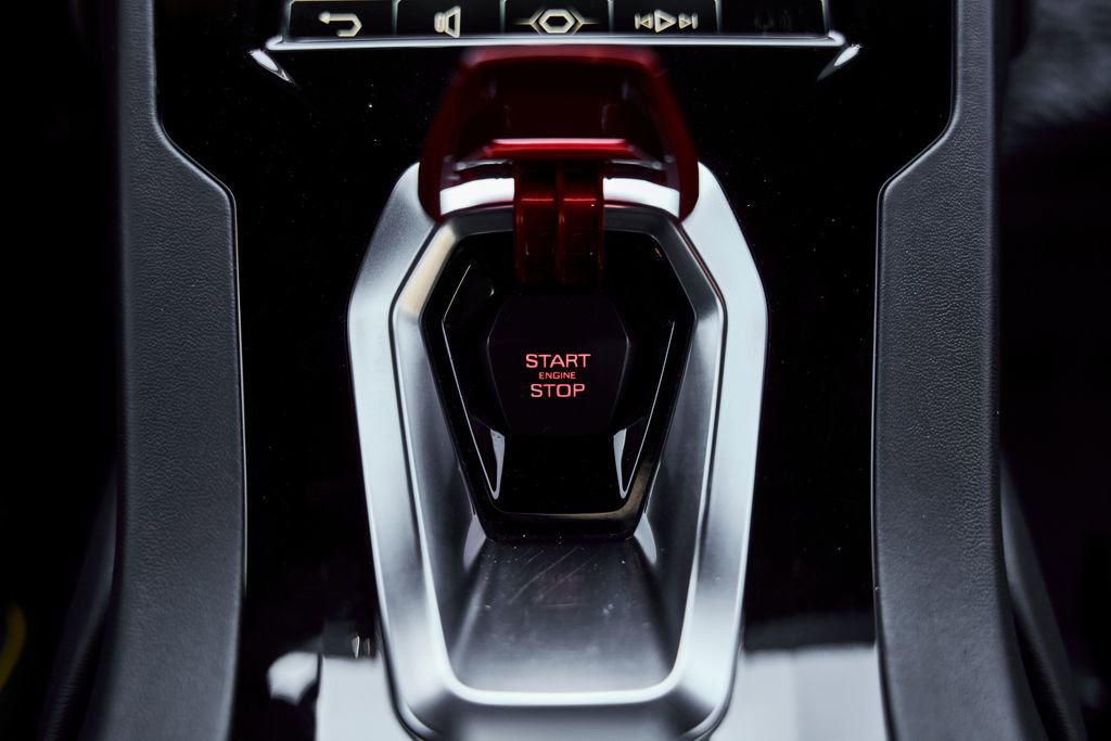 Used 2021 Lamborghini Huracan EVO image 60