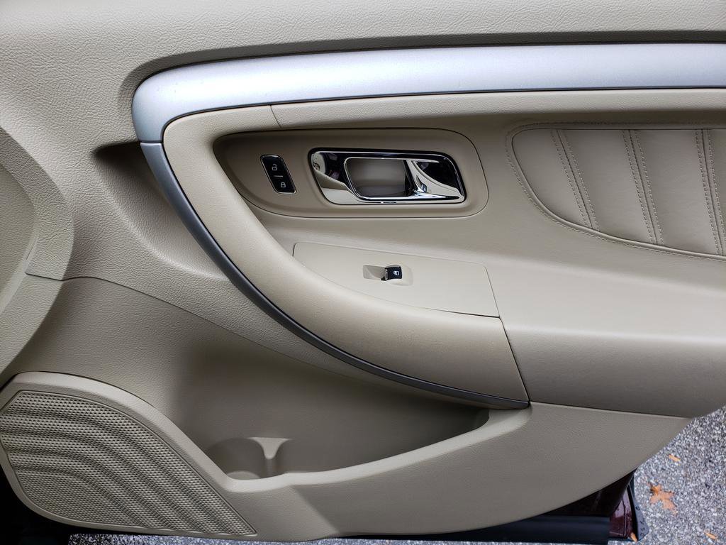 Used 2018 Ford Taurus SEL w/ Equipment Group 201A image 18