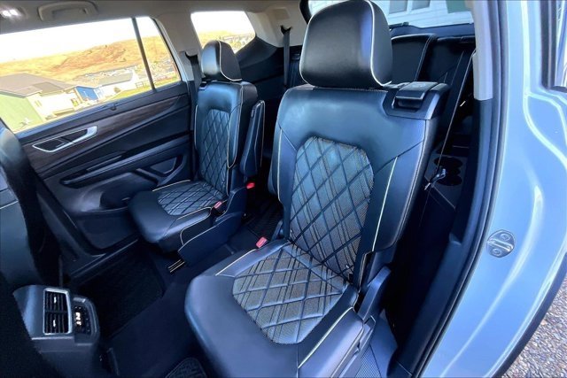 Used 2024 Volkswagen Atlas SEL Premium R-Line image 22