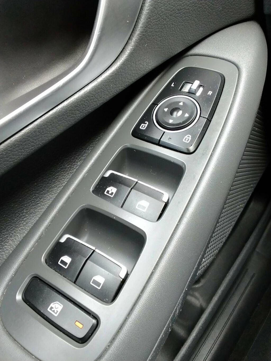 Used 2021 Hyundai Sonata SE w/ Preferred Accessory Package image 24