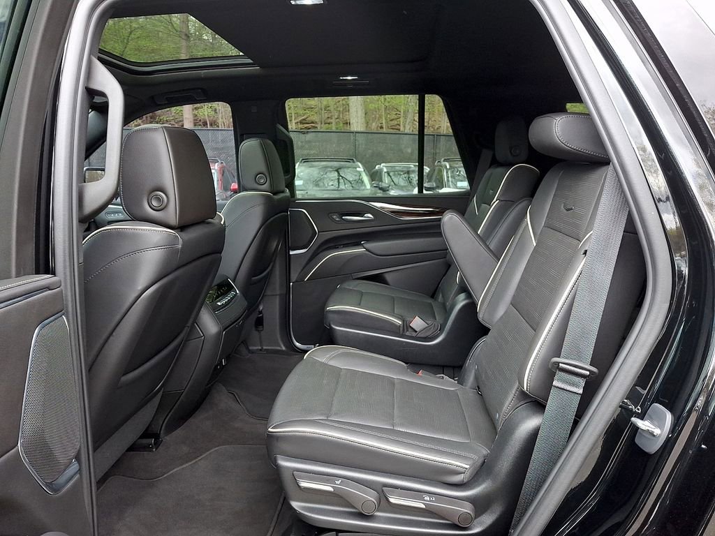 Used 2023 Cadillac Escalade Premium Luxury w/ LPO, Radiant Package AWD/4WD image 11