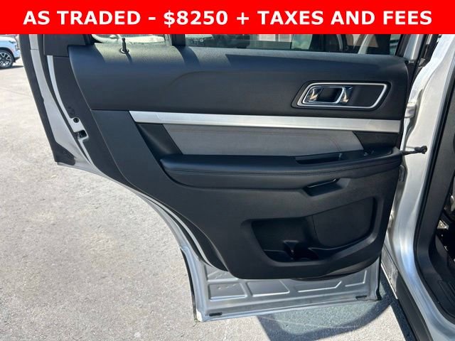 Used 2017 Ford Explorer XLT w/ Equipment Group 202A FWD image 12