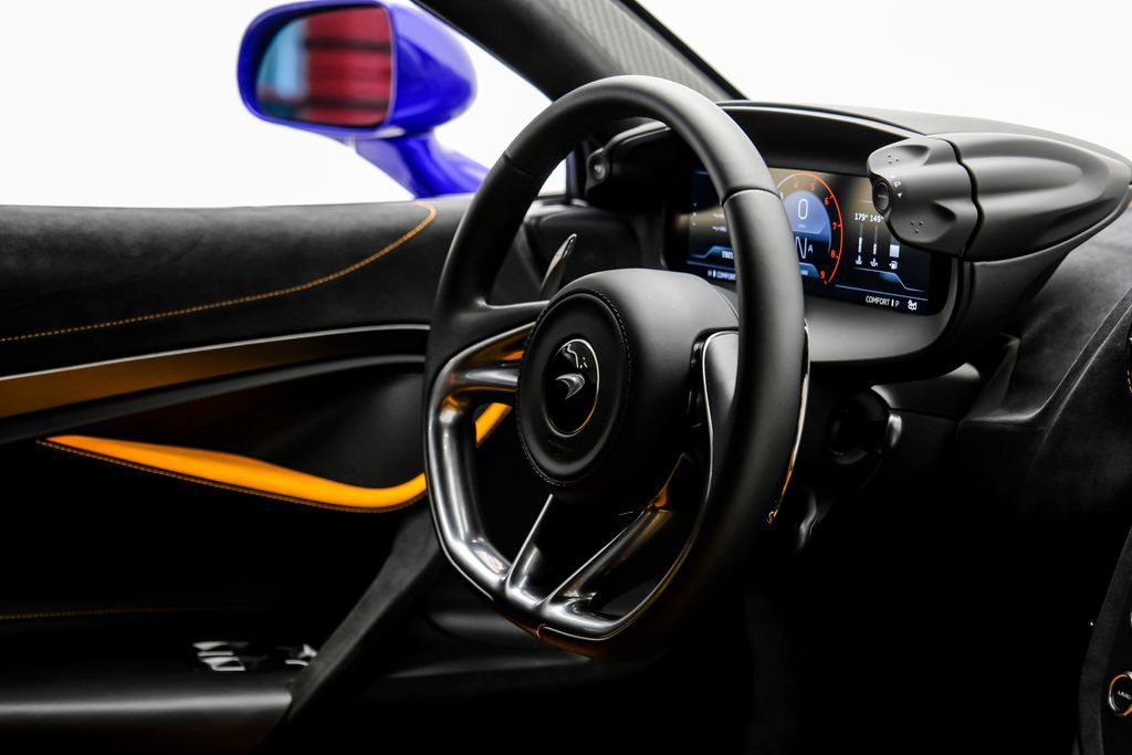 Used 2026 McLaren 750S Spider RWD image 18