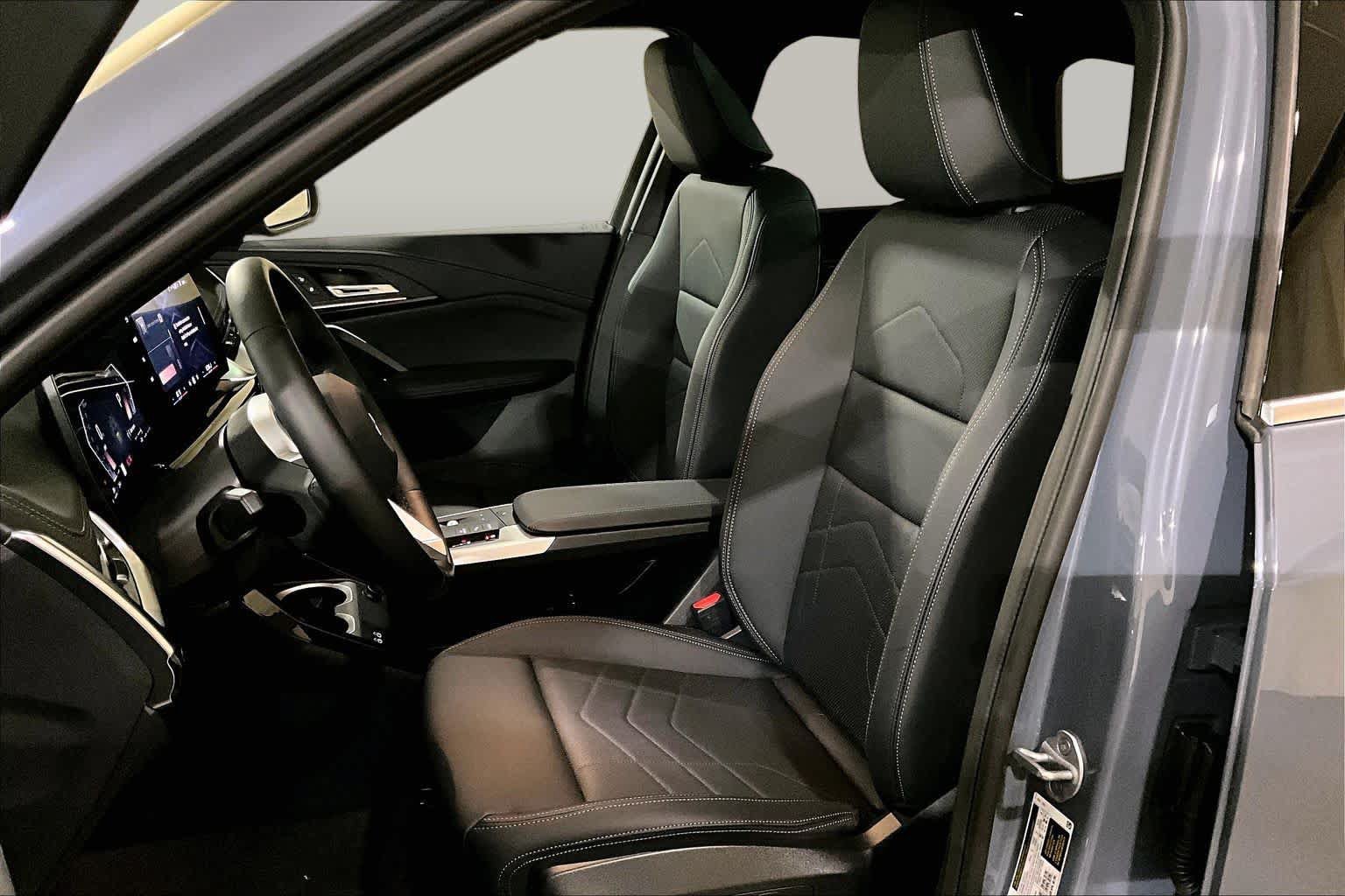 Used 2025 BMW X1 xDrive28i AWD/4WD image 8