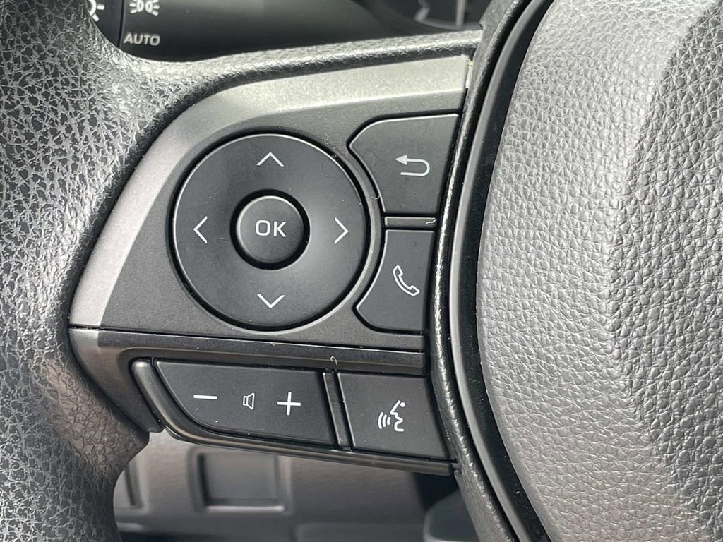 Used 2022 Toyota Corolla LE image 21