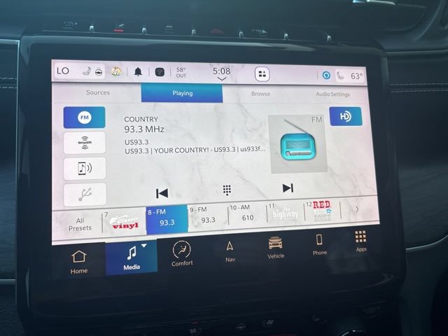 Used 2023 Jeep Grand Cherokee Limited w/ Luxury Tech Group II AWD/4WD image 11