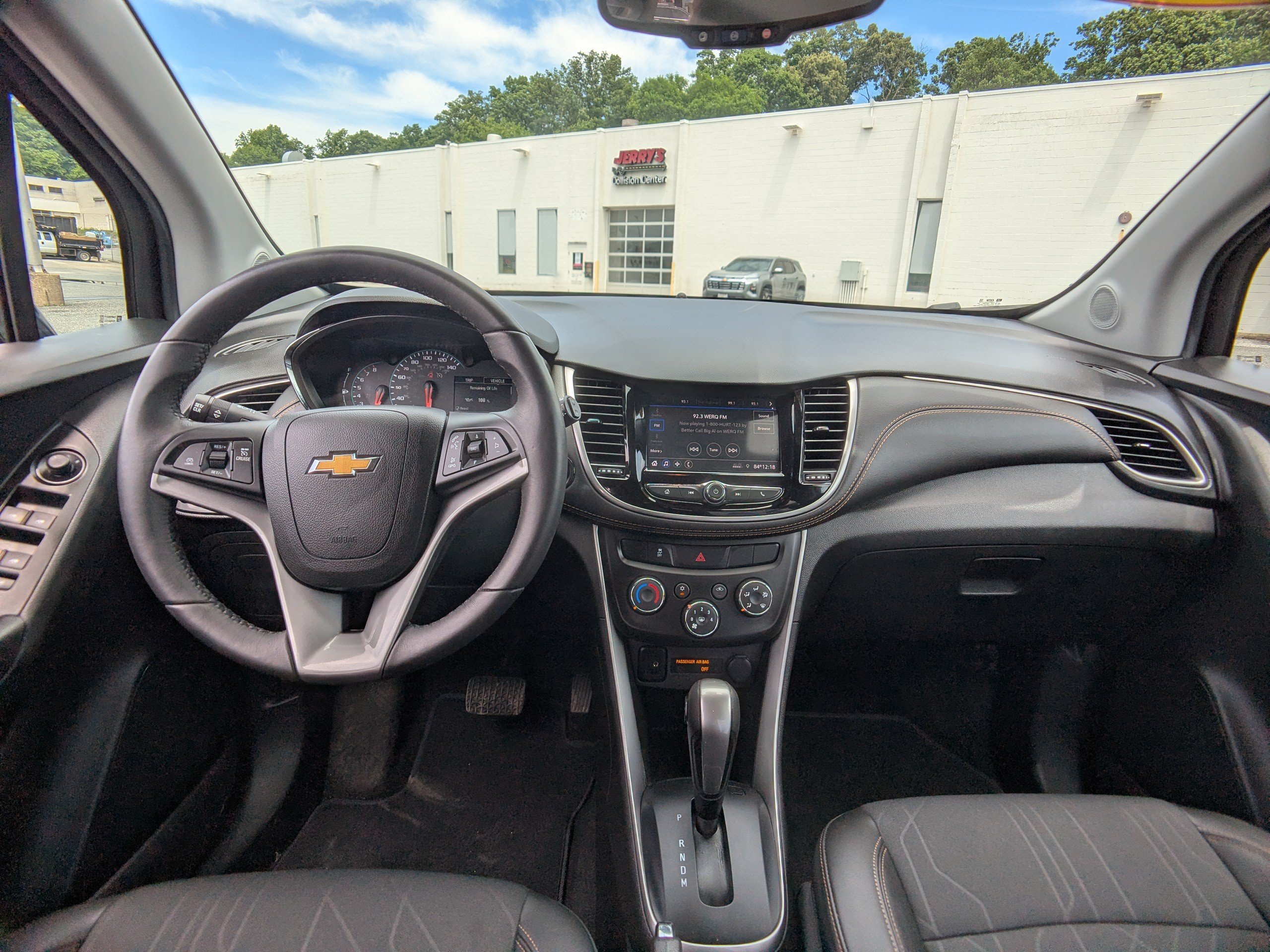 Used 2022 Chevrolet Trax LT w/ LT Convenience Package AWD/4WD image 16