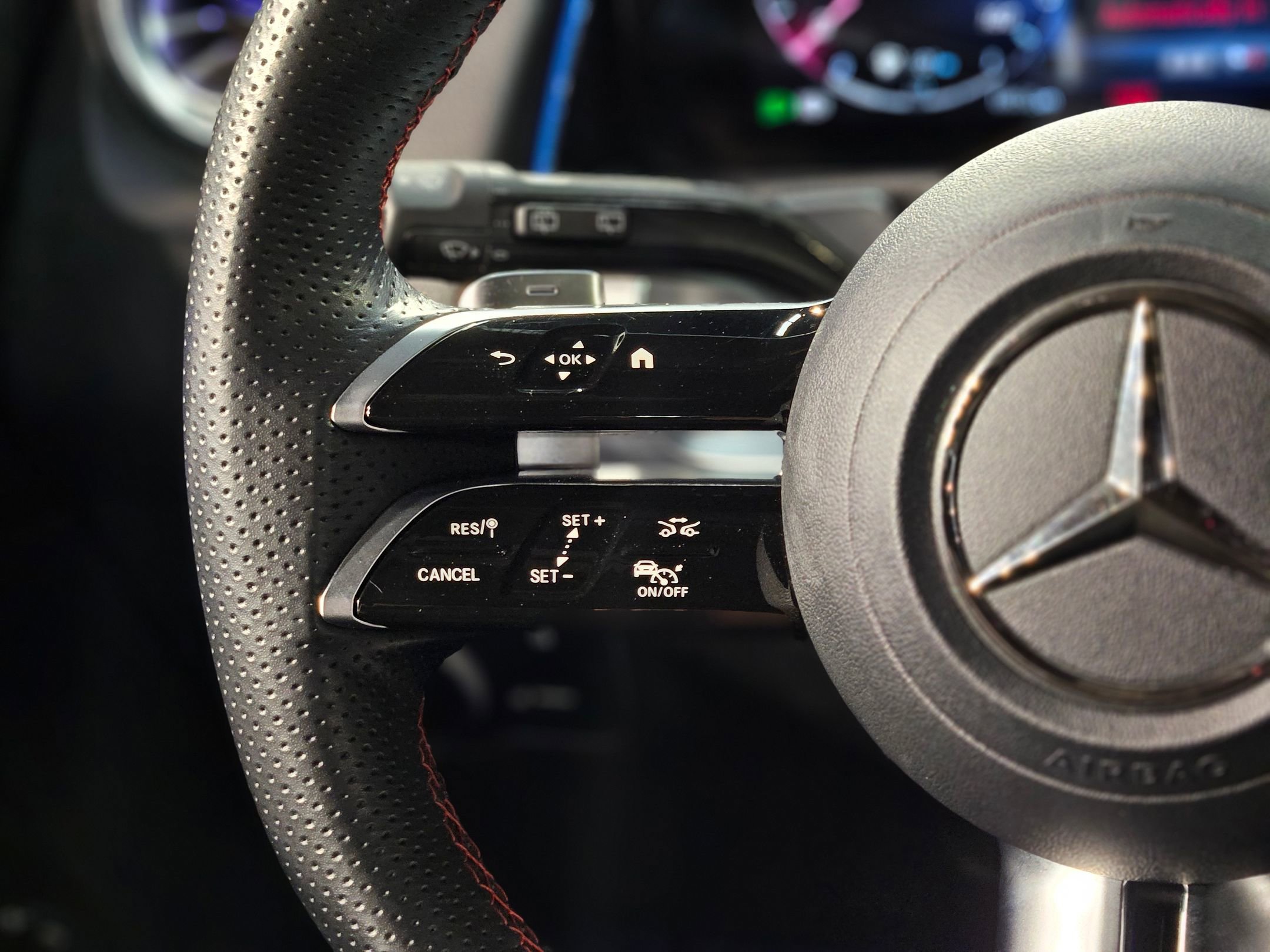 Used 2024 Mercedes-Benz GLB 250 image 29