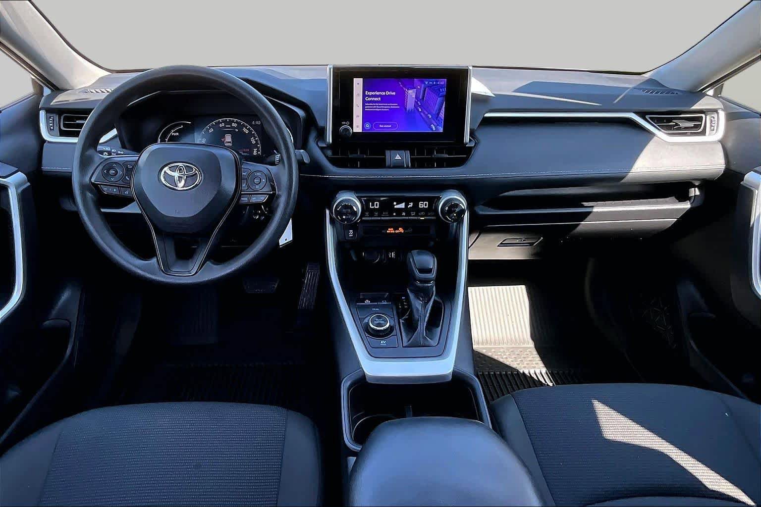 Used 2024 Toyota RAV4 LE AWD/4WD image 15