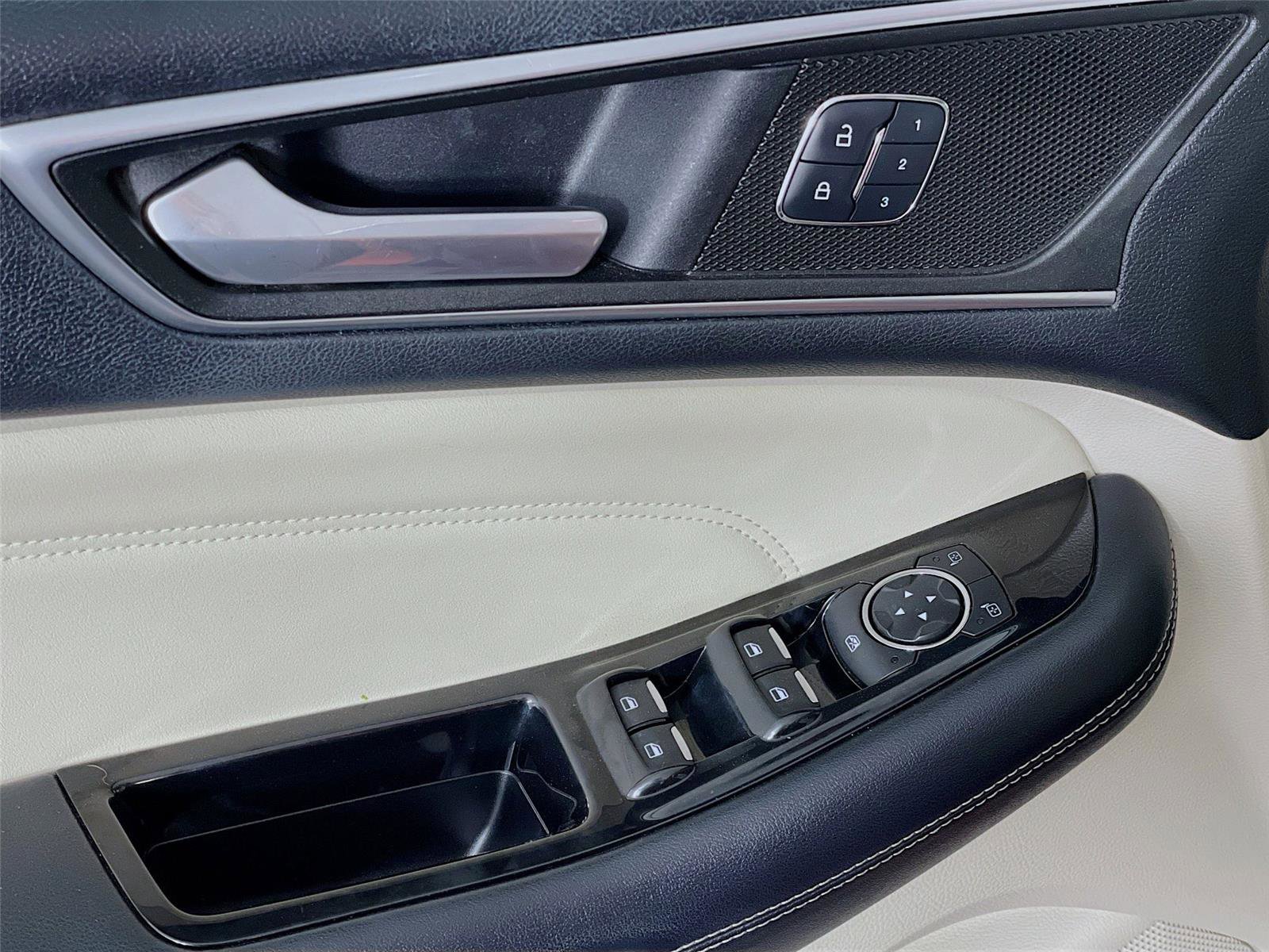 Used 2015 Ford Edge Titanium w/ Equipment Group 302A image 23