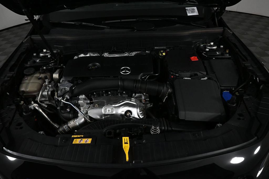 Certified 2023 Mercedes-Benz GLB 250 image 33