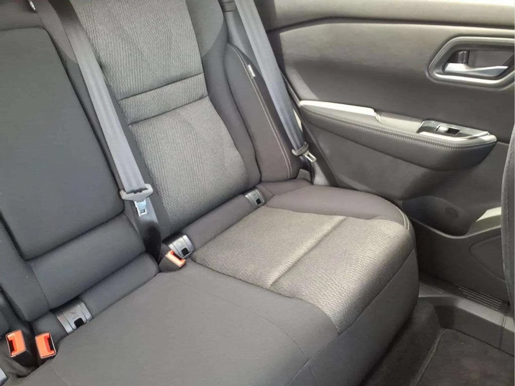 Used 2026 Nissan Rogue SV FWD image 17