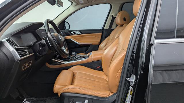 Used 2019 BMW X7 xDrive40i w/ Cold Weather Package image 14