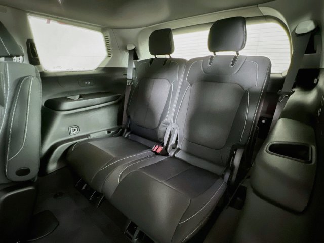 Used 2023 Jeep Grand Cherokee L Laredo w/ Luxury Tech Group I AWD/4WD image 33