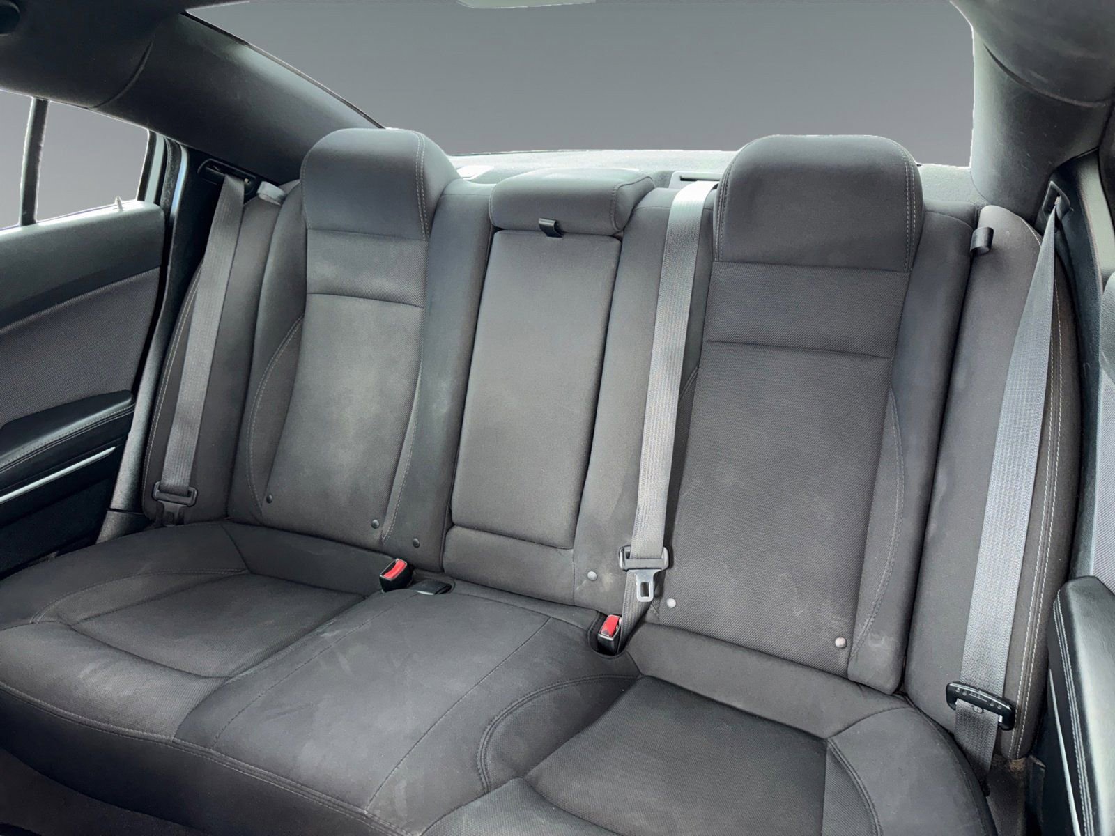 Used 2017 Dodge Charger SE RWD image 18