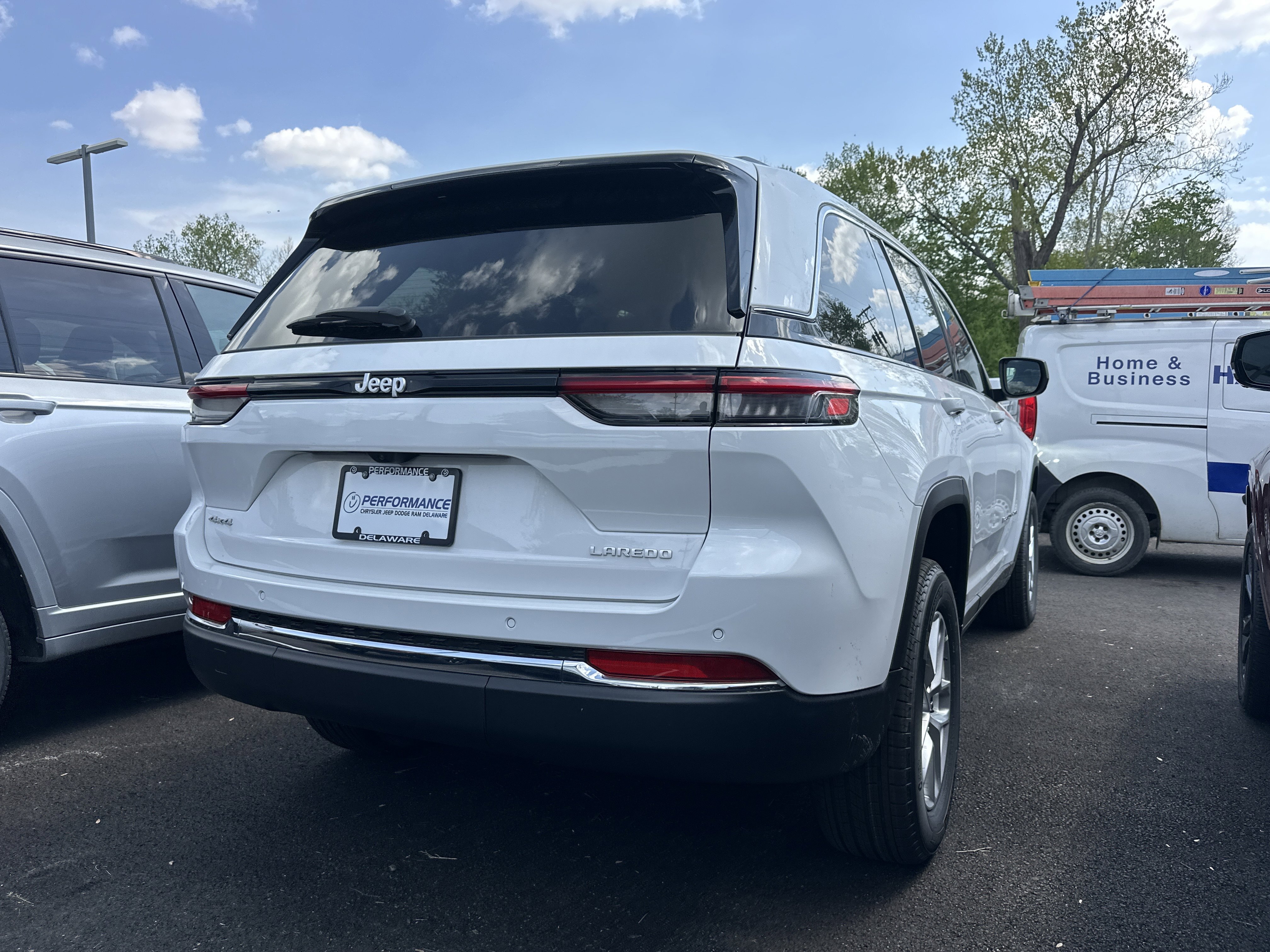 New 2026 Jeep Grand Cherokee Laredo AWD/4WD image 15