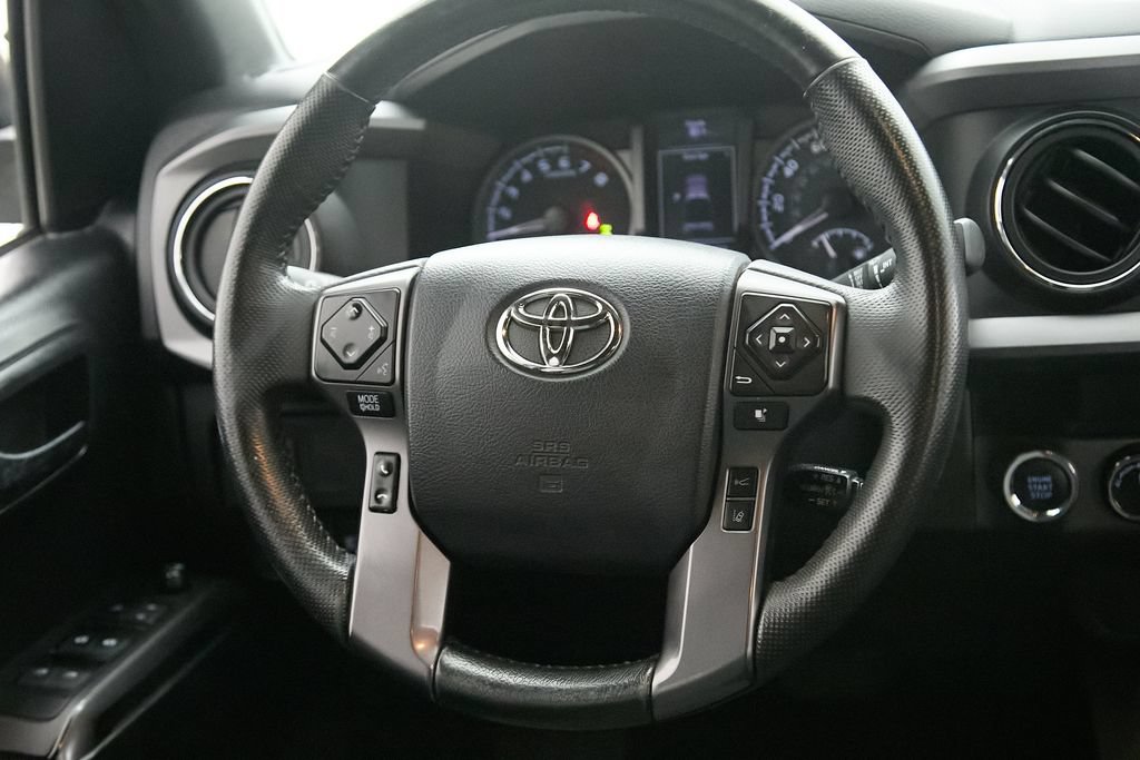 Used 2020 Toyota Tacoma TRD Sport AWD/4WD image 30