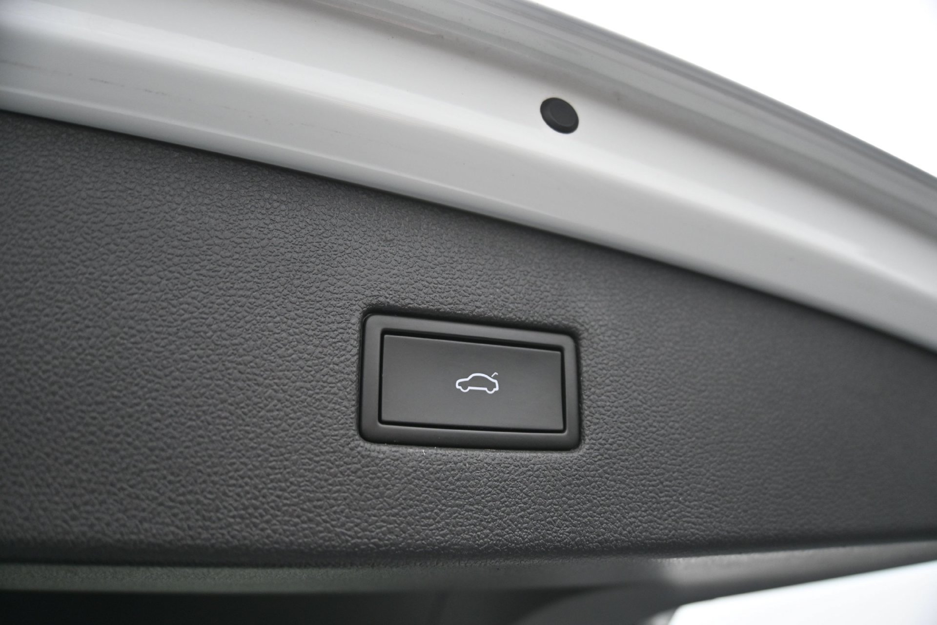 Used 2022 Volkswagen Tiguan SE FWD image 16