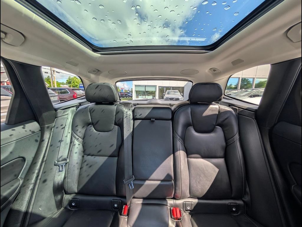 Certified 2023 Volvo XC60 T8 Ultimate w/ Climate Package AWD/4WD image 17
