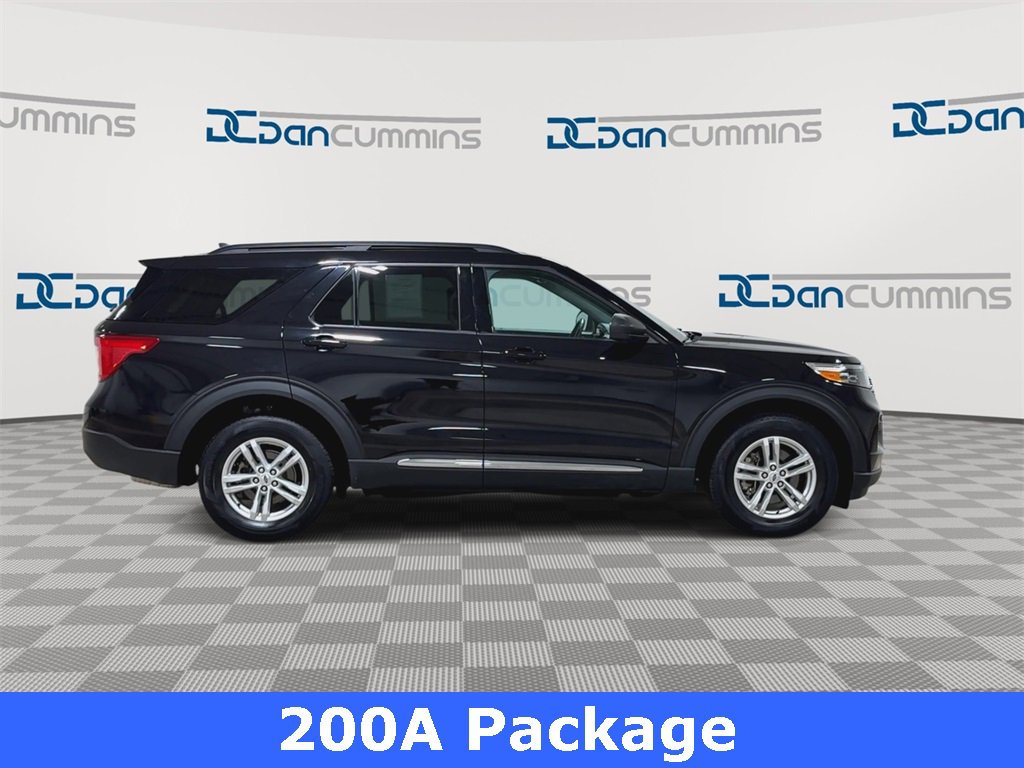 Used 2023 Ford Explorer XLT image 2